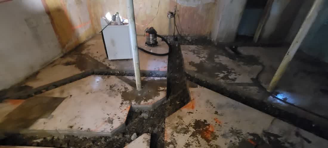 Chantier de sous-sol avant refermeture de la dalle