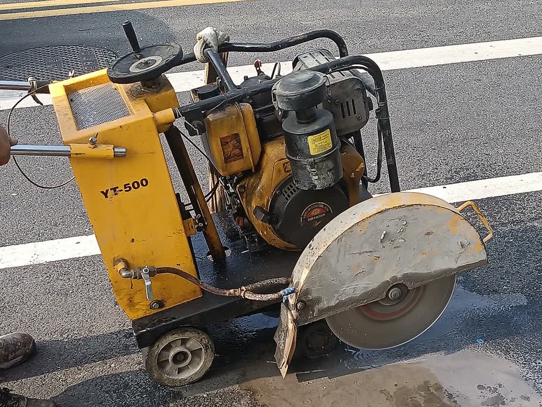 Outdoor concrete and paver cutting
